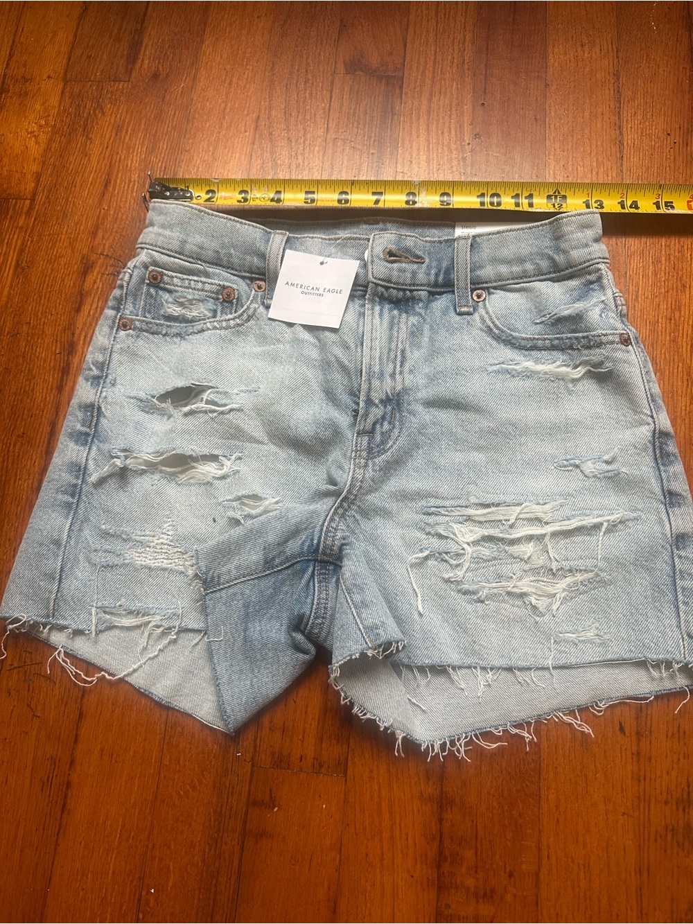 AMERICAN EAGLE  super High Rise Light Wash Blue Relaxed Shorts  Size 000